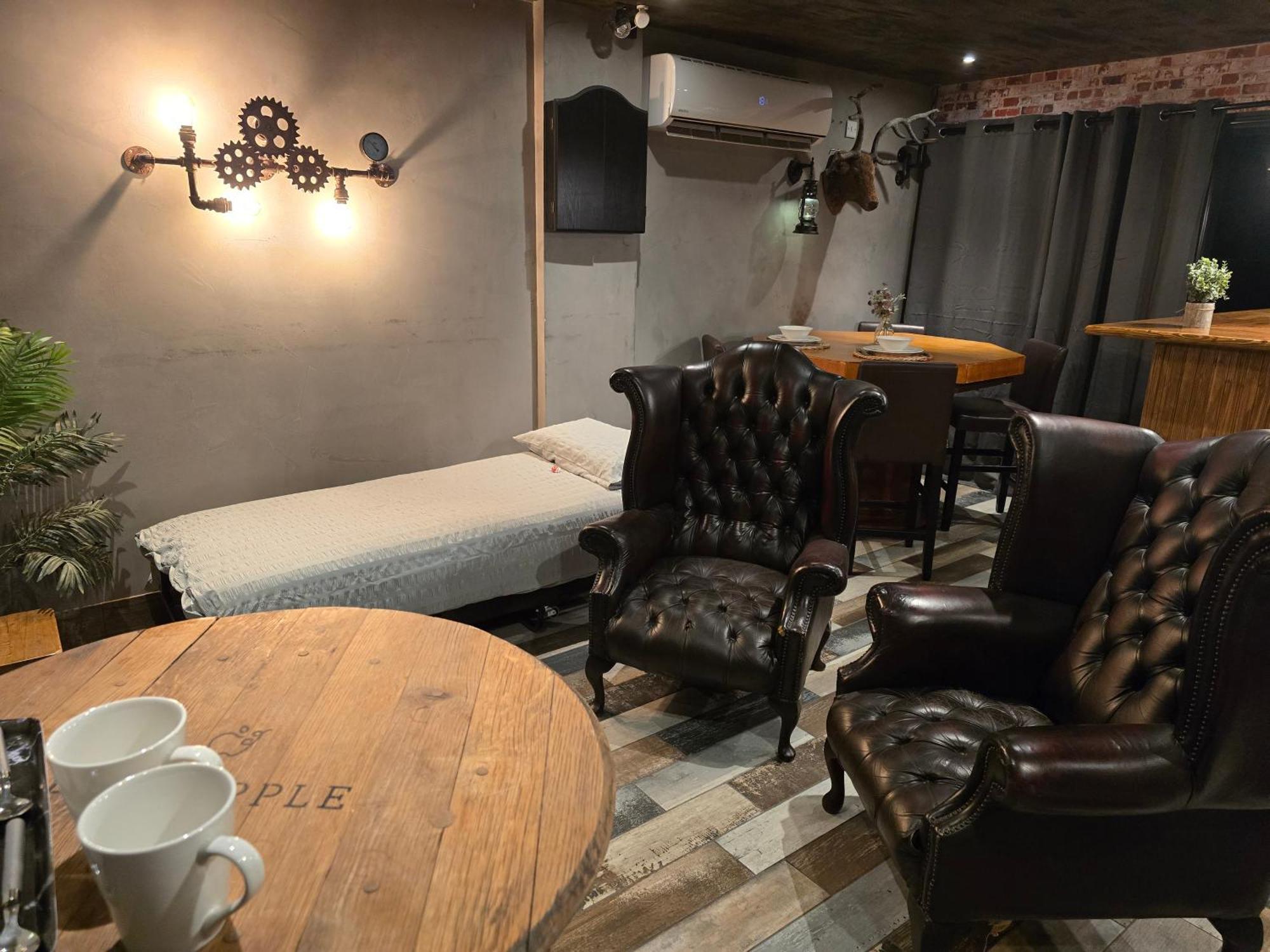 The Pub - Unique & Authentic Experience - Free Parking!, 5 Minutes From Airbus And The Mall Cribbs Bristol Exteriör bild