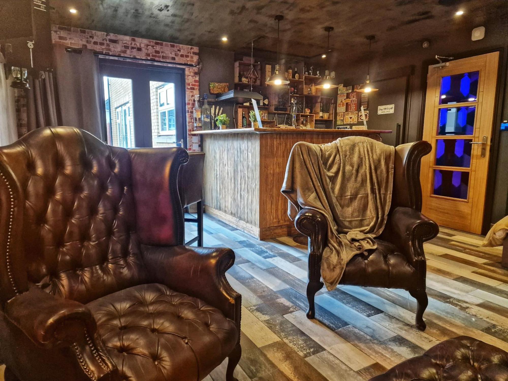 The Pub - Unique & Authentic Experience - Free Parking!, 5 Minutes From Airbus And The Mall Cribbs Bristol Exteriör bild