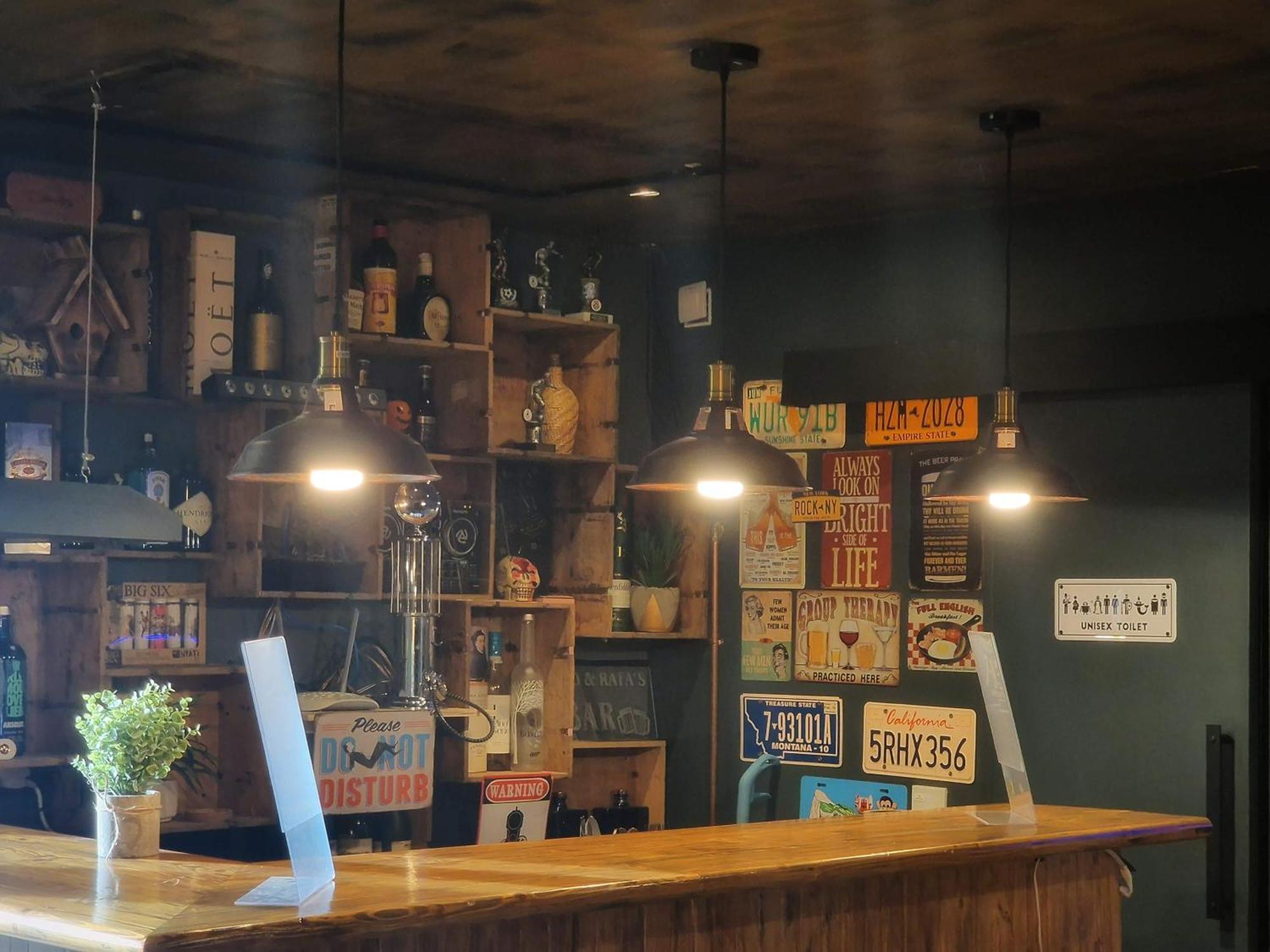 The Pub - Unique & Authentic Experience - Free Parking!, 5 Minutes From Airbus And The Mall Cribbs Bristol Exteriör bild